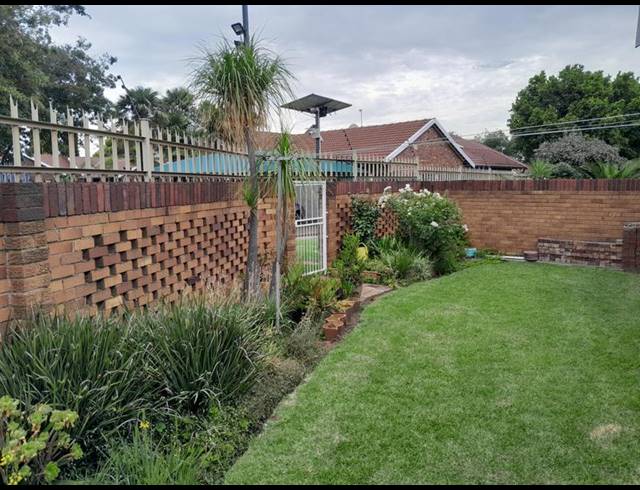 3 BEDROOM SIMPLEX FOR SALE IN RUSTIVIA